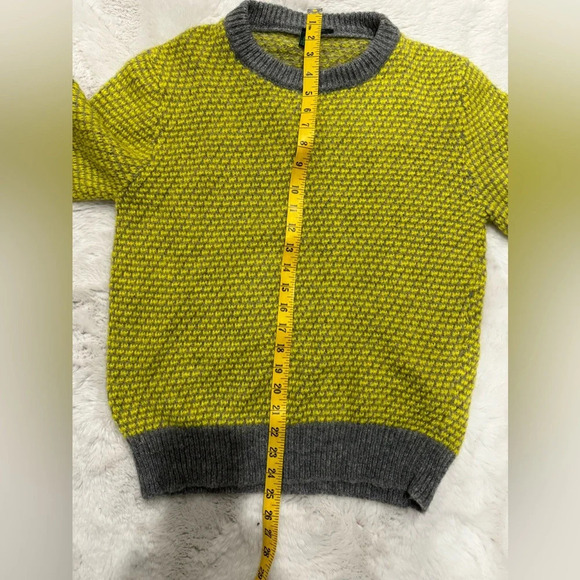 BENETTON WOMENS CREW NECK SWEATER SMALL YELLOW MOHAIR WOOL BLEND - Picture 5 of 8